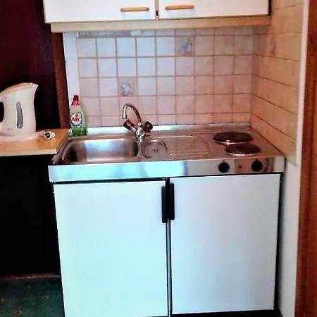 Gaestehaus Jank 아파트 *